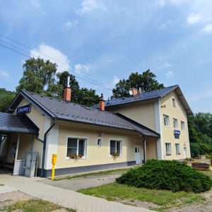 Nová střecha na železniční stanici Zákolany