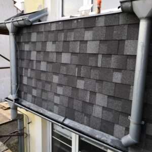 Okapový svod na šindelové střeše